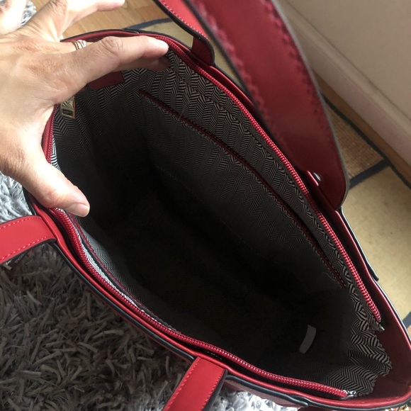 Brand NEW - Jen&Co Red Lizard Textured Tote - Picture 3 of 3